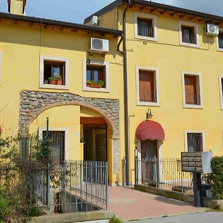 Casa Vacanze Raggio Di Sole Apartment Valeggio sul Mincio Exterior photo